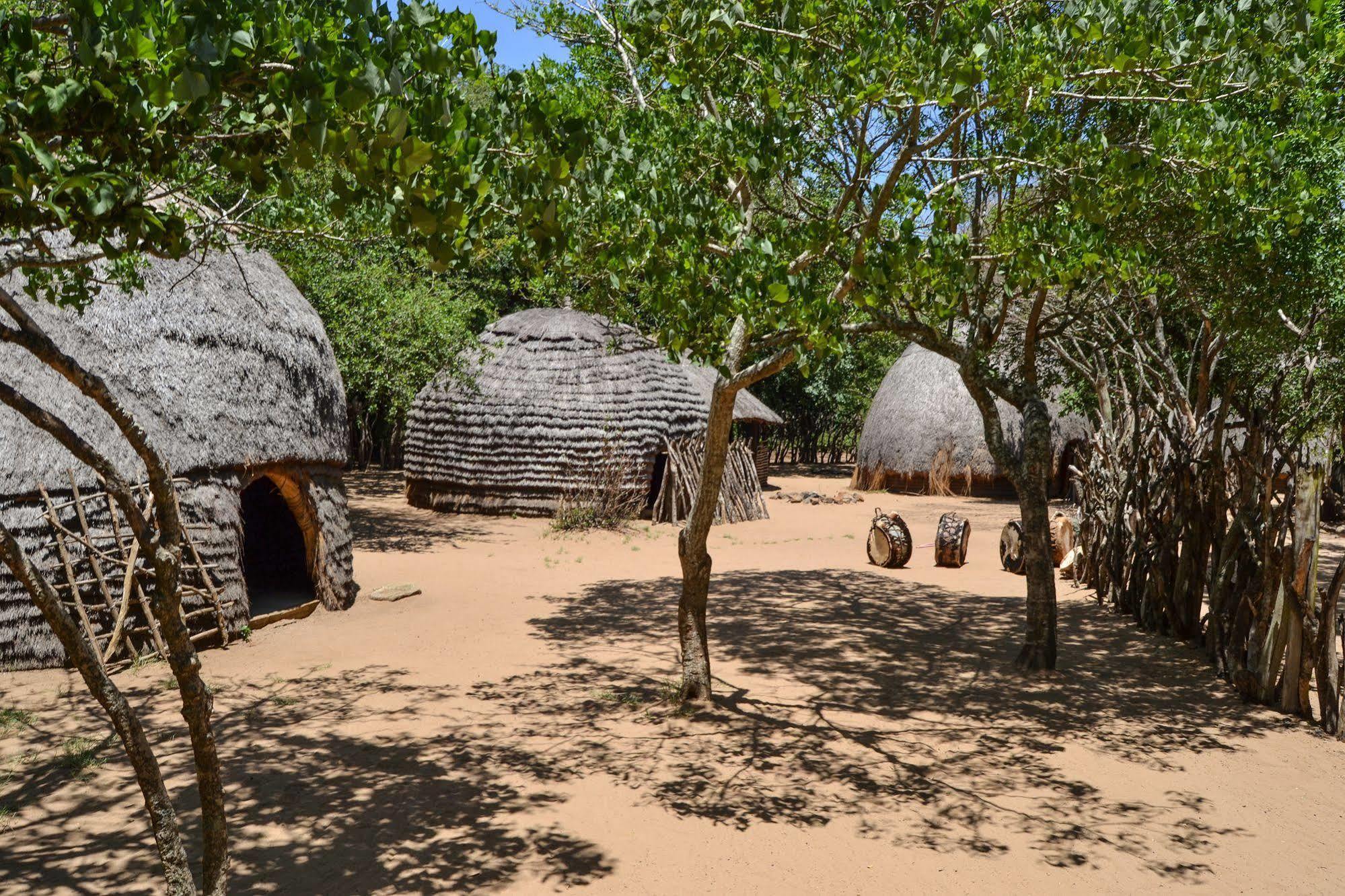 Gooderson Dumazulu Lodge Hluhluwe Exterior foto